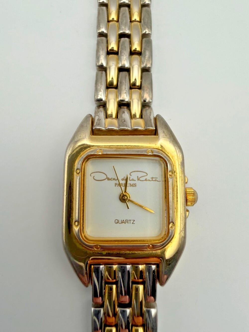 Ladies Oscar de la Renta Parfums Quartz 2 Tone Link Bracelet Watch Y2K (Working)